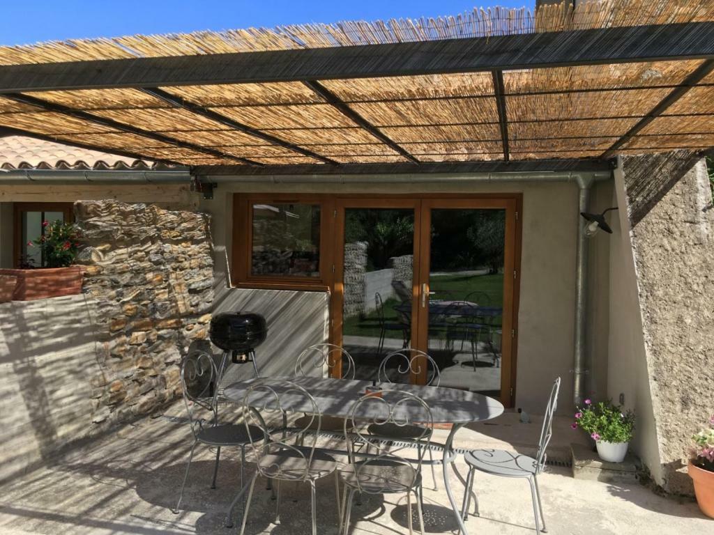Gites "Oustaou De Bourboul" Grospierres Exterior foto